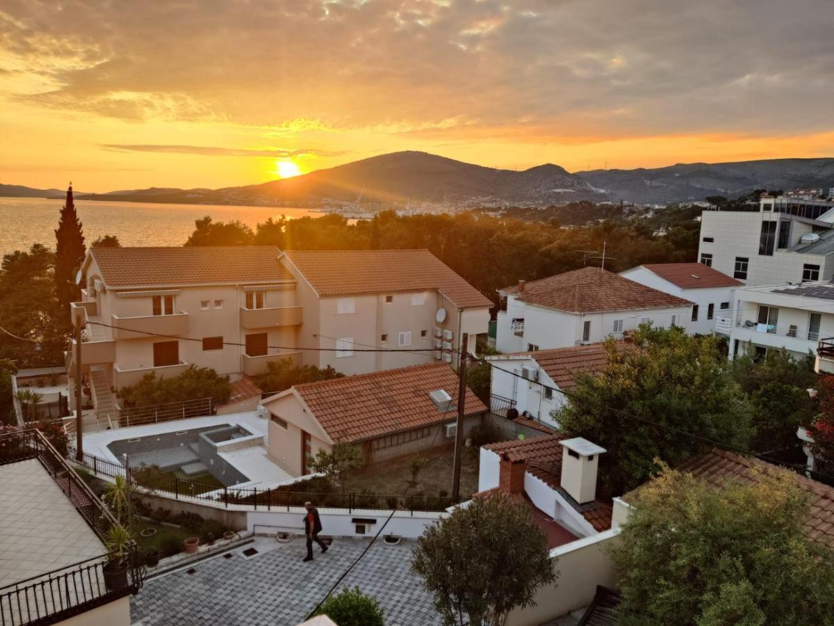 Apartments Villa A - Heating Pool Trogir Exterior foto